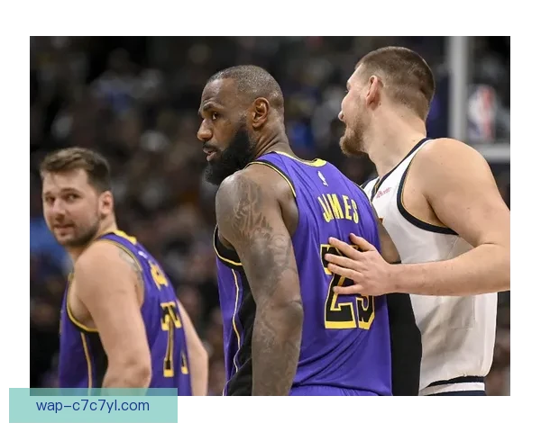 东契奇三双领衔湖人胜森林狼 里夫斯31分